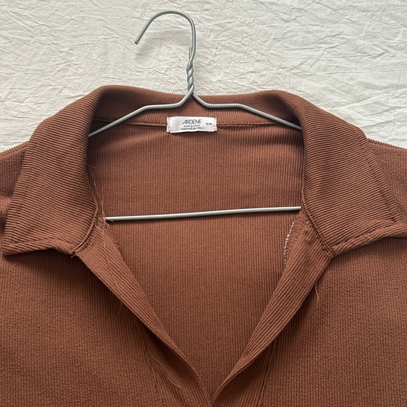 Brown body-con collared midi dress - Picture 2 of 3